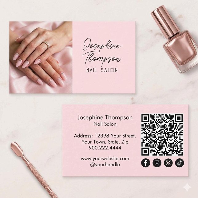 Blush Rosa Nagelsalong QR-kod Sociala Medier Visitkort (Blush Pink Nail Salon QR Code Social Media Business Card)