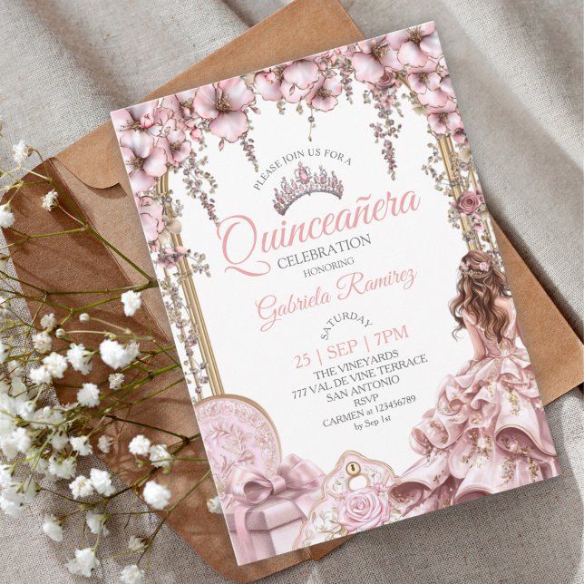 Blush Rosa Silver Tiara Blommig Quinceañera Inbjudningar (Skapare uppladdad)