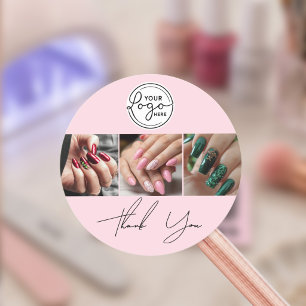 Blush Rosa Skriptlogotyp Foto Nagelsalong Tack  Runt Klistermärke