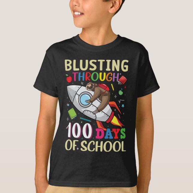 Blusting under 100 dagar i skolan 2023 t shirt (Framsida)