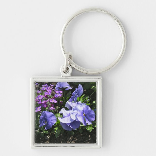 Blyga purpurfärgade Pansies Fyrkantig Silverfärgad Nyckelring (Framsidan)