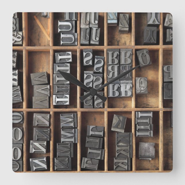 blytyp för letterpress i en fodral-klocka fyrkantig klocka (Framsida)