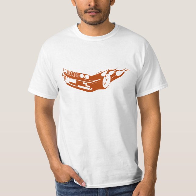 bmw e30 flammar på t-skjortan t-shirt (Framsida)