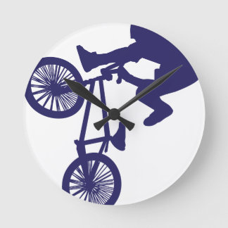 BMX-Biker Rund Klocka
