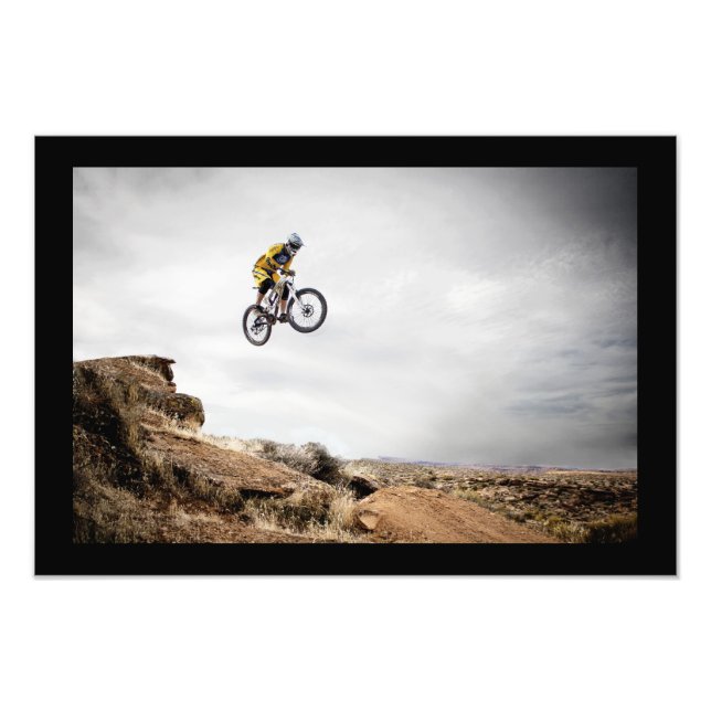 BMX-cyklist som hoppar Affisch Fototryck (Framsidan)