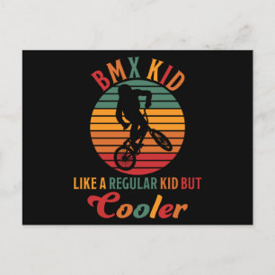 BMX Kid Liknar En Vanlig Kid Men Coolare Cykelpres Vykort