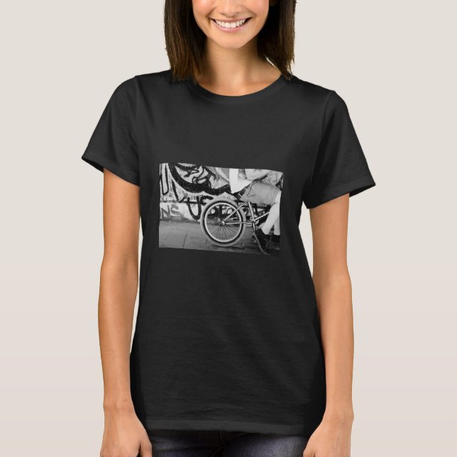 BMX skateboard tee t-shirt in black great clothing (Framsida)