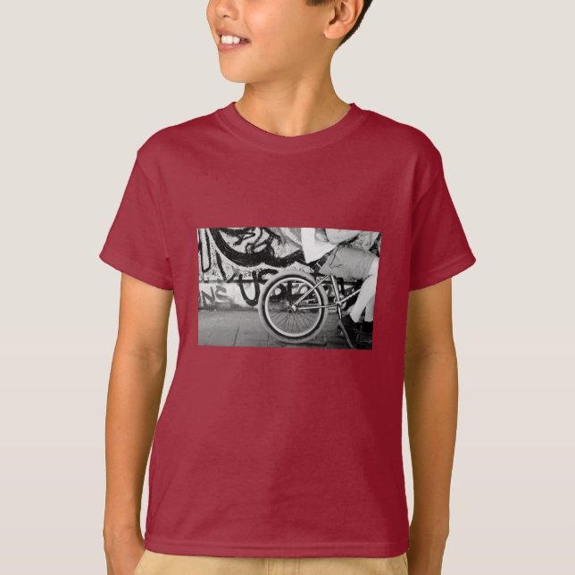 BMX-skatepargraffiti svartvit fotografi T Shirt (Framsida)