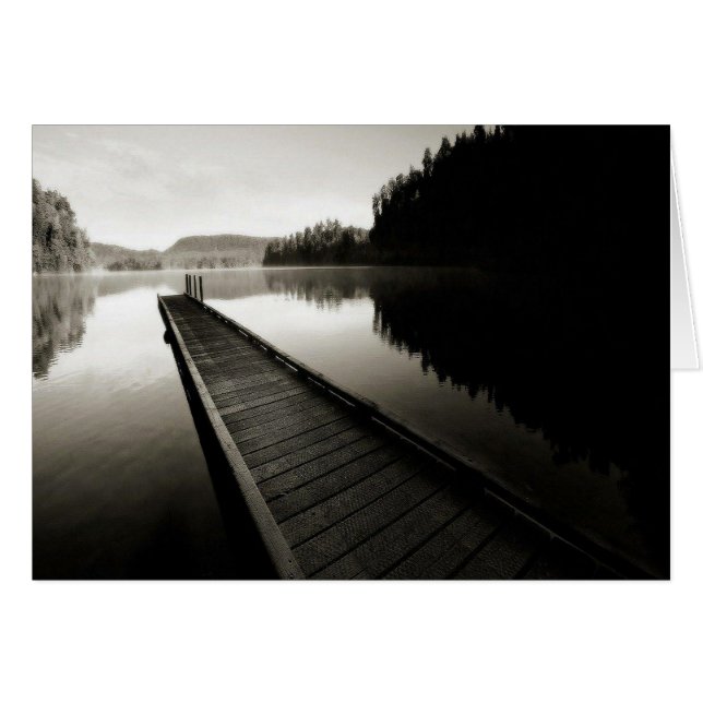 Boat Dock vid Sjö Hälsningskort (Framsidan Horizontal)