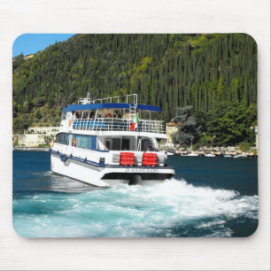 Boat lämnande Maderno på Sjö Garda Musmatta
