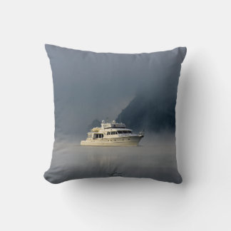 Boat på en Foggy-morgon Kudde