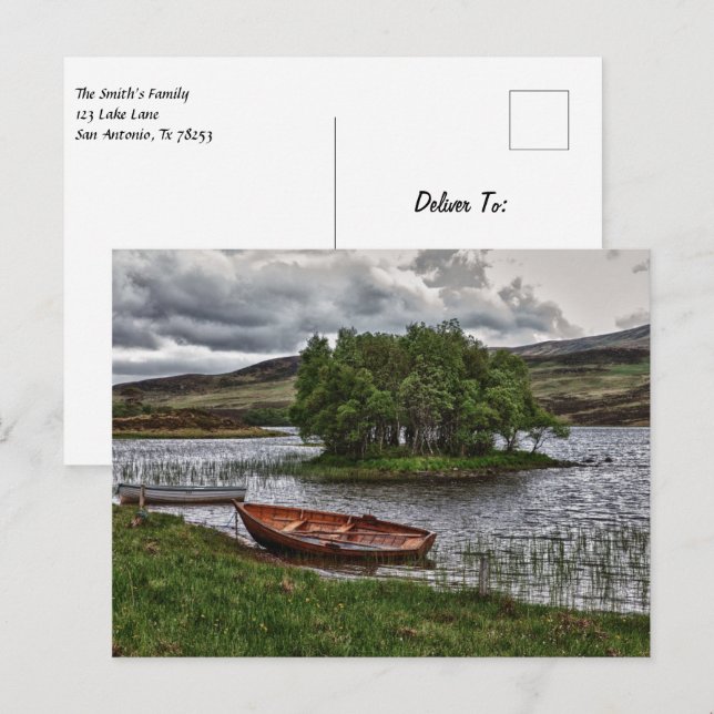 Boat vid en sjö i Skottland Vykort (Fram/baksida)