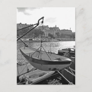 Boat vid floden Paris Vykort