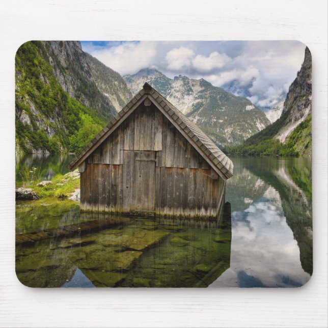 Boathouse i Obersee sjö i Tysklanda Alpernor Musmatta (Framsidan)