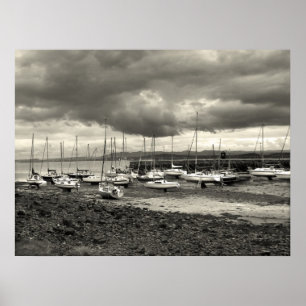 Boats, Black Sands, Skottland Poster