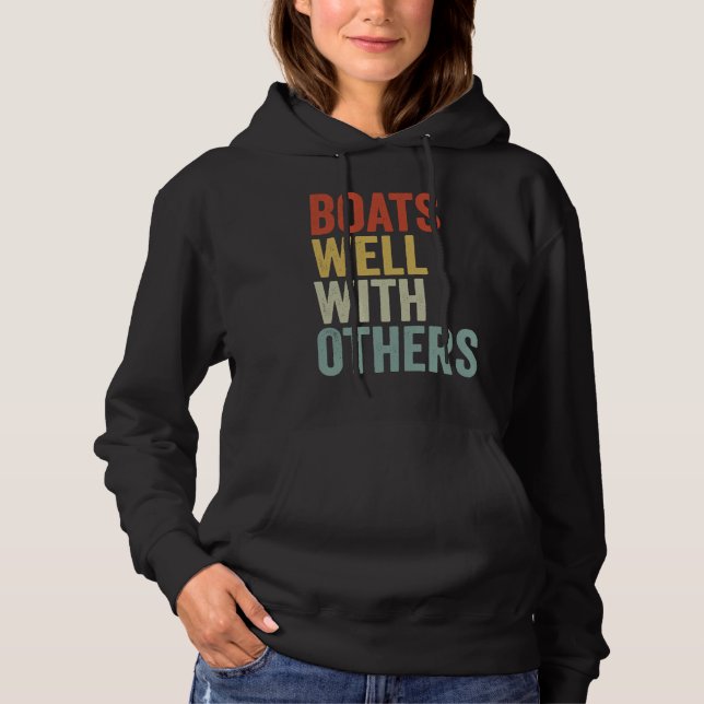 Boats Well with Others  Boating Vacation T Shirt (Framsida)