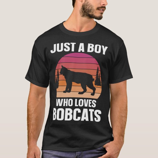 Bobcat är bara en pojke som Kärlek Bobcat Retro Vi T Shirt (Framsida)