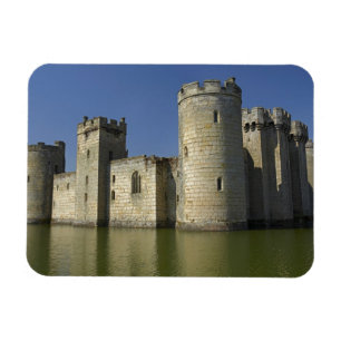 Bodiam Castle (1385), reflekterad i vallgrav, Öst Magnet