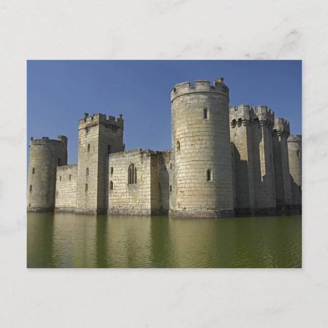Bodiam Castle (1385), reflekterad i vallgrav, Öst Vykort (Framsida)
