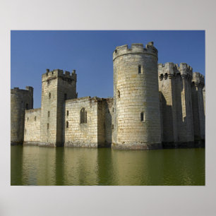 Bodiam Castle (1385), reflekterat i moat, Öster Poster