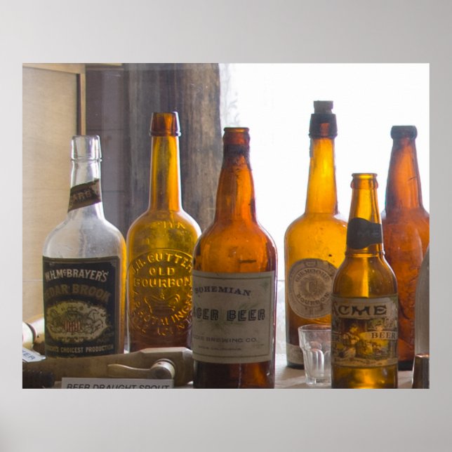 Bodie Antique Flaskor Poster (Framsidan)