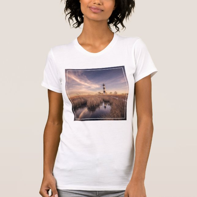 Bodie Island fyr vid Sunset T Shirt (Framsida)