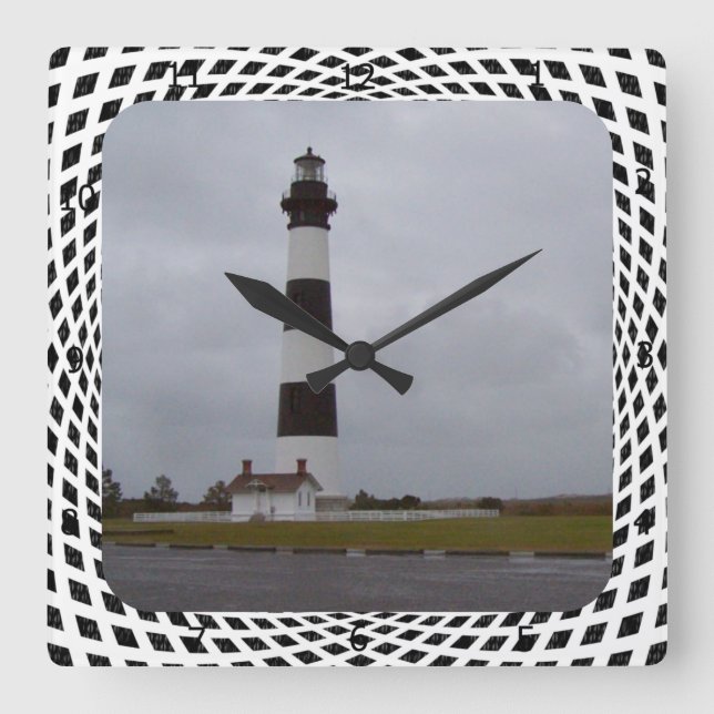 BODIE ISLAND LIGHTHOUSE- FYRKANTIG KLOCKA (Framsida)