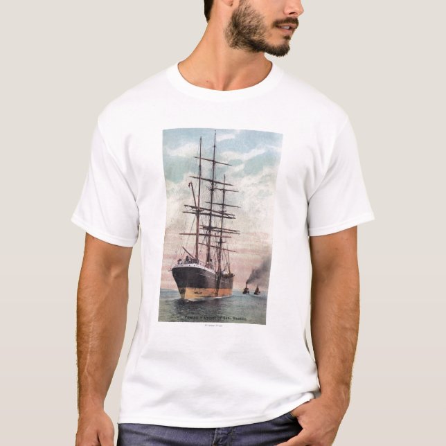 Bogserbåtar som bogserar en frakt till havet tee shirt (Framsida)