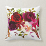 Bohemian Burgundy Marsala Red White Rosa Blommigt Kudde<br><div class="desc">Böhmen stil Dekorativ kudde med vattenfärgad illustration av burgundi,  Marsala,  röda och rosa peonier och ro med fjädrar accent. Matchande objekt är också tillgängliga.</div>
