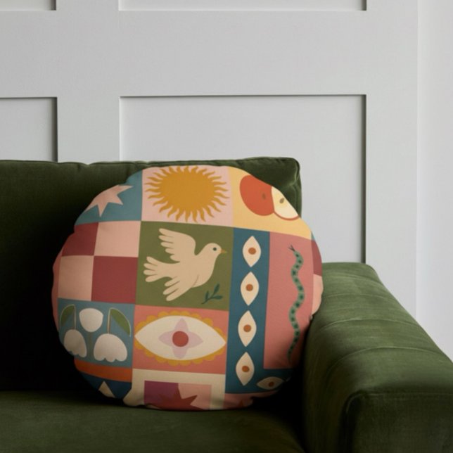 Bohemian Celestial Patchwork med psykotiska symbol Rund Kudde (Skapare uppladdad)