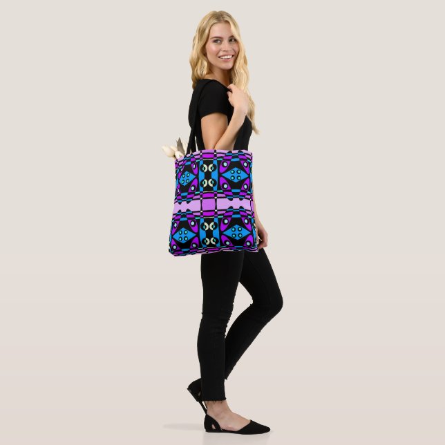Bohemian Chintz 48 Lila Blue Black Tygkasse (På modell)