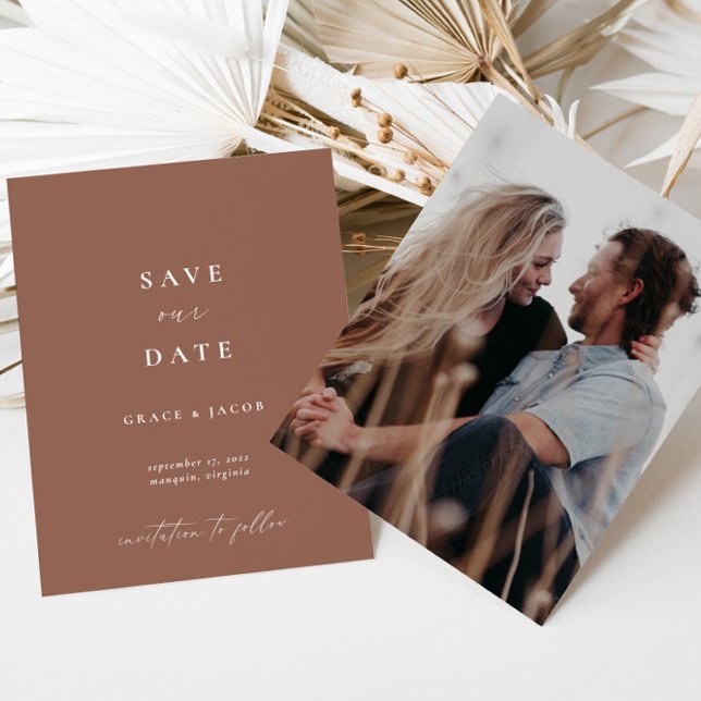 Bohemian Mörk Mauve Script Photo Spara Datumet (Bohemian Dark Mauve Script Photo Save The Date)