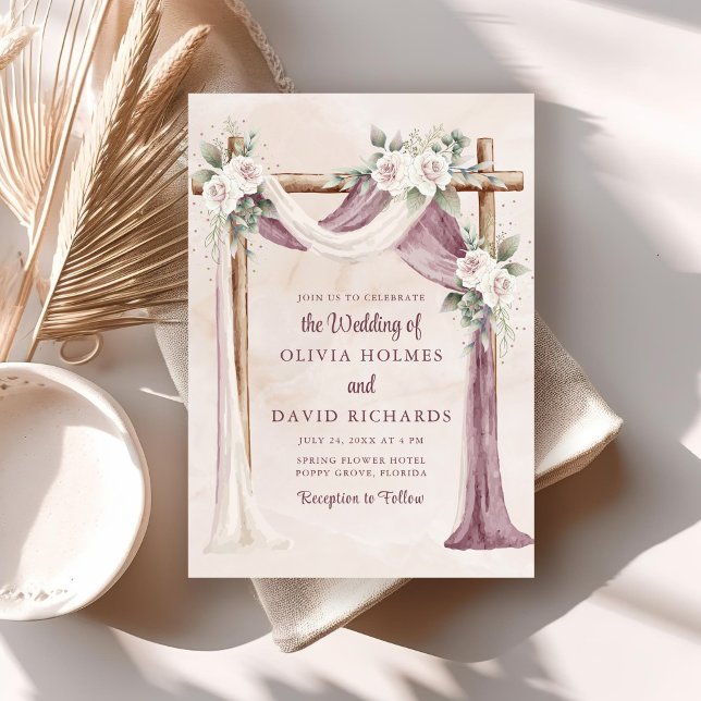 Bohemian Watercolor Blommigt Arch bröllopsinbjudan Inbjudningar (Bohemian Watercolor Floral Arch Wedding Invitation on a boho wedding table.)