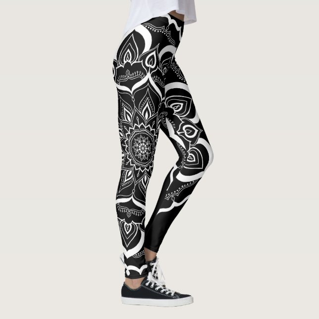 Bohemisk vit för hand plockadeMandalasvart Leggings (Höger)