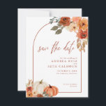 Boho Arch Autumn Pumpkin Blommigt Terracotta Spara Datumet<br><div class="desc">Spara datuminbjudningarna i vackra höststis färg med pumpor och blommigt.</div>