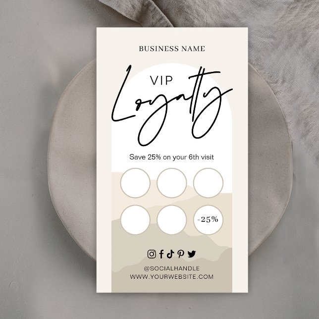 Boho Arch Neutralts Beige Monogram Beauty Salon Lojalitetskort (Skapare uppladdad)