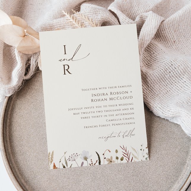 Boho Autumn Wildblomma | Beige Monogram Bröllop Inbjudningar (Skapare uppladdad)