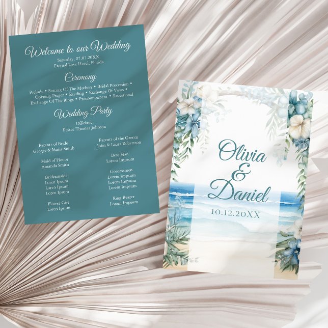 Boho Beach Blå Blommig Båge Bröllopsprogram Program (Boho Beach Blue Floral Arch Wedding Program on a sunny neutral dry palm leaf.)