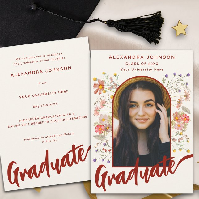 Boho Blommig Examen Foto Båge Modernt Skript Meddelande (Boho floral burnt orange script graduate photo arch Graduation announcement card)