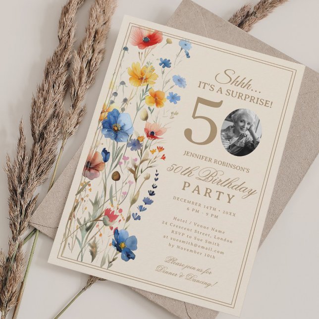 Boho Blommig Överraskning 50-års Födelsedagsfest F Inbjudningar (Boho Floral Surprise 50th Birthday Party For Her Invitation)