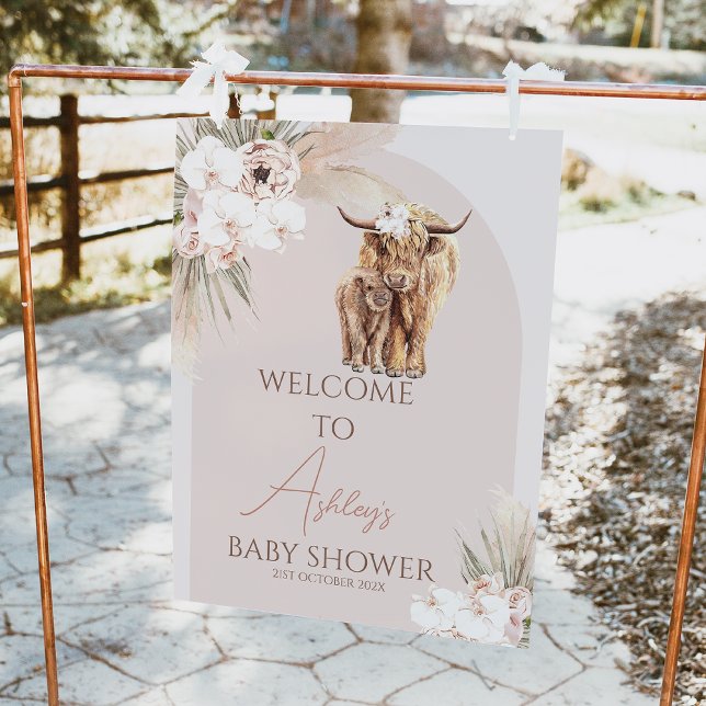 Boho Blommigt Arch Cow Calf Baby Shower Välkomstte Fototryck (Boho floral highland cow and calf baby shower welcome sign also featuring a blush colored arch.)