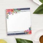 Boho Blommigt Bouquets - marinblå och vit - Namn Anteckningsblock<br><div class="desc">Personlig anteckningsblock med vackra buketter av blommor i två hörn. Lägg till ditt namn i det moderna vita brev mot marinblått.</div>