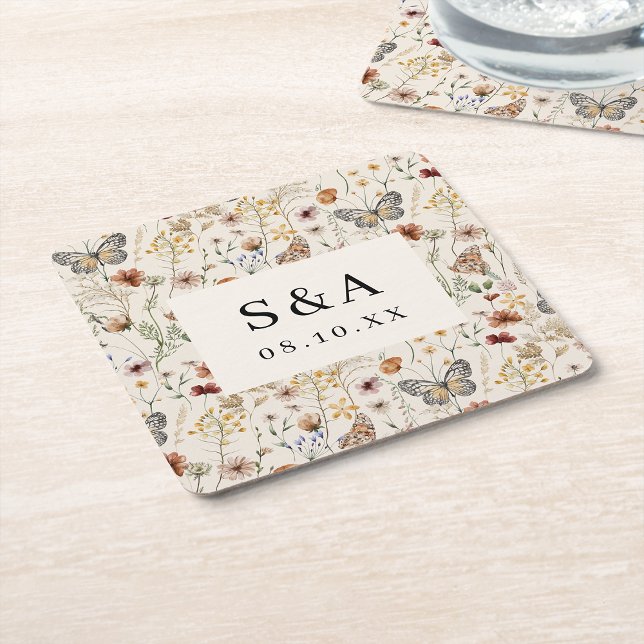 Boho Blommigt Bröllop Underlägg Papper Kvadrat (Tan Wildflower with Butterflies Boho Floral Wedding Square Paper Coaster by Painted Paperie
)