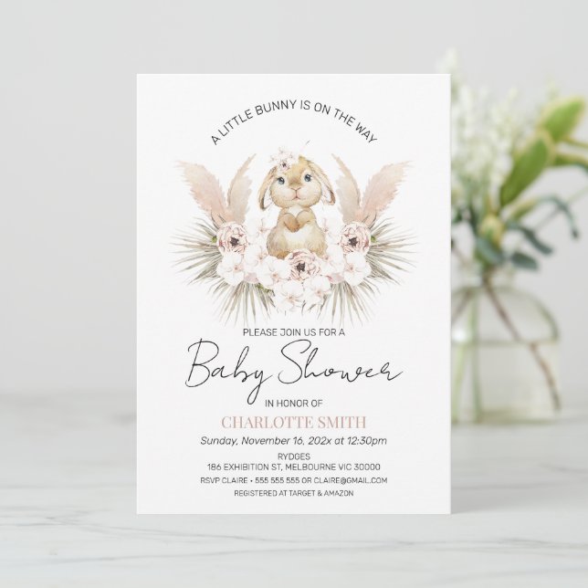 Boho Blommigt Bunny Rabbit Baby Shower-inbjudan Inbjudningar (Stående Fram)