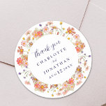 Boho Blommigt Fall Wedding Tack Runt Klistermärke<br><div class="desc">Visa er tacksamhet i stil med denna marinblå och vit Boho-Blommigt-elegant faller Bröllande Tack Sticker, designad för att tillföra en hjärtlig och personlig beröring till firande i höst. Med en vacker arrangemang av handmålade vilda blommor fångar detta klistermärke den mysiga charmen från en trädgårdsskugga i varma fallhuvar som bränd orange,...</div>