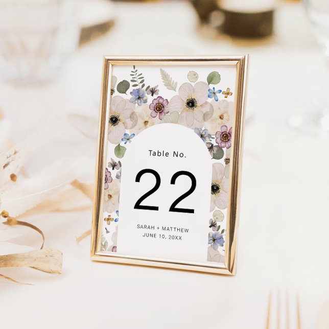 Boho blomsterbåge bröllop bordsnummer (Elegant Boho Floral Arch Wedding Table Number by Painted Paperie
)