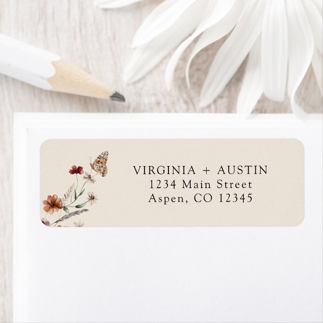 Boho Bröllop Returadressetikett Returadress Etikett (Tan Boho Wildflower with Butterfly Wedding Return Address Label by Painted Paperie
)