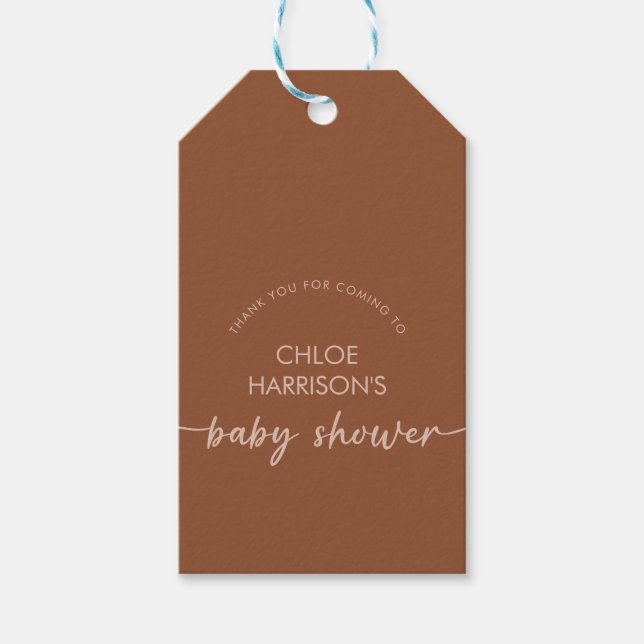 Boho Brown Terracotta Beige Script Baby Shower Presentetikett (Framsidan)