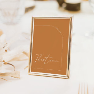 Boho Brunt Orange Arch Bord Tretton Bordsnummer