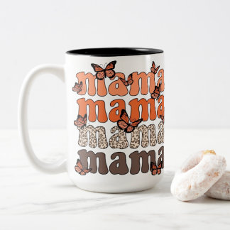 Boho Butterfly Mama Staplad Typografi Grafik Två-Tonad Mugg